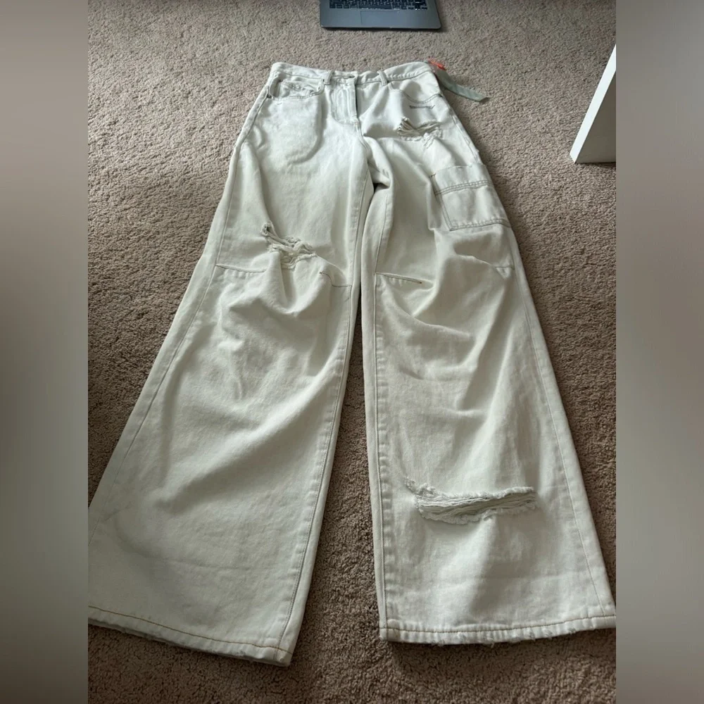 Off White- NWT High Oversized White Ripped Tomboy Jeans - Picture 2 of 7